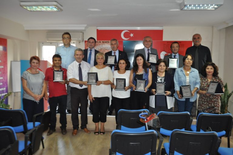 ULUSLARI KURTARANLAR YALNIZ VE ANCAK ÖĞRETMENLERDİR